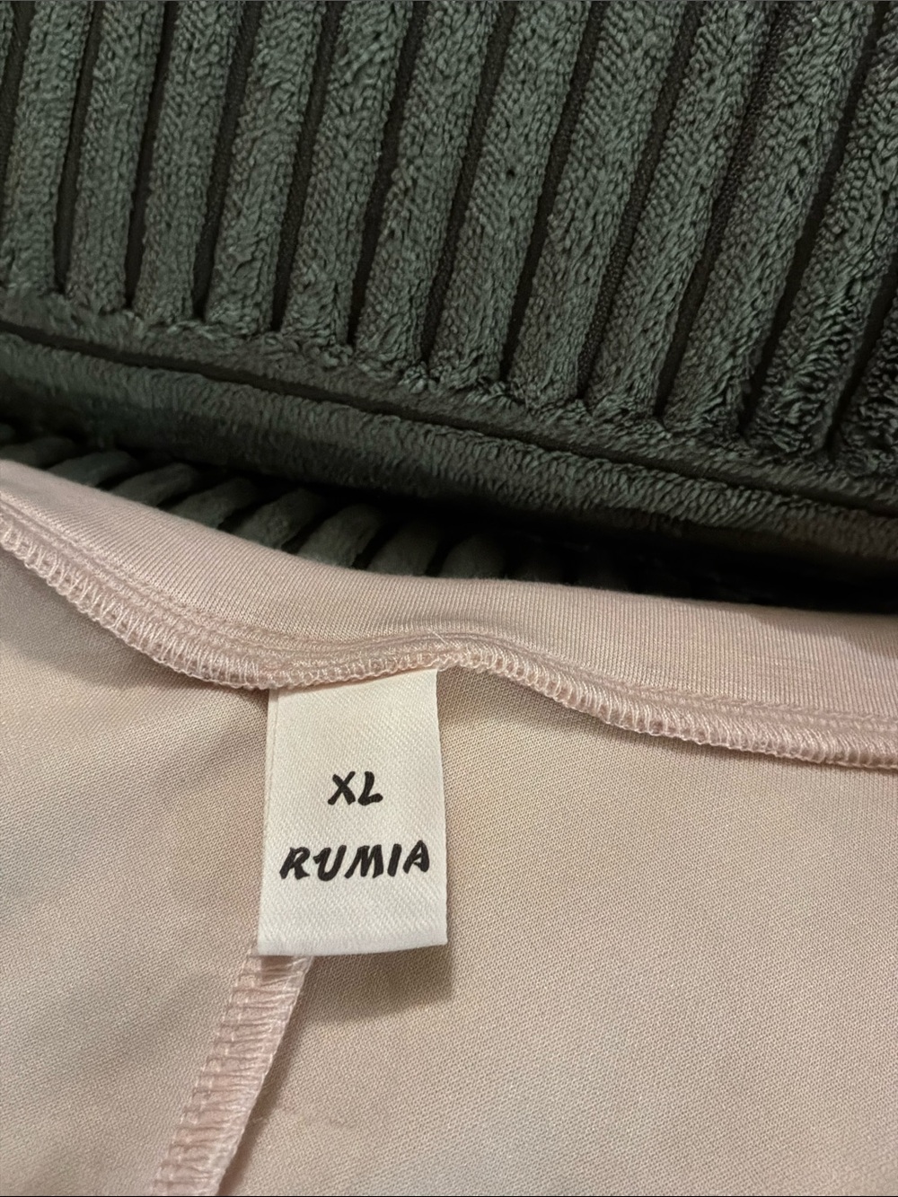 Rumination cream Blouse - Picture 2 of 2